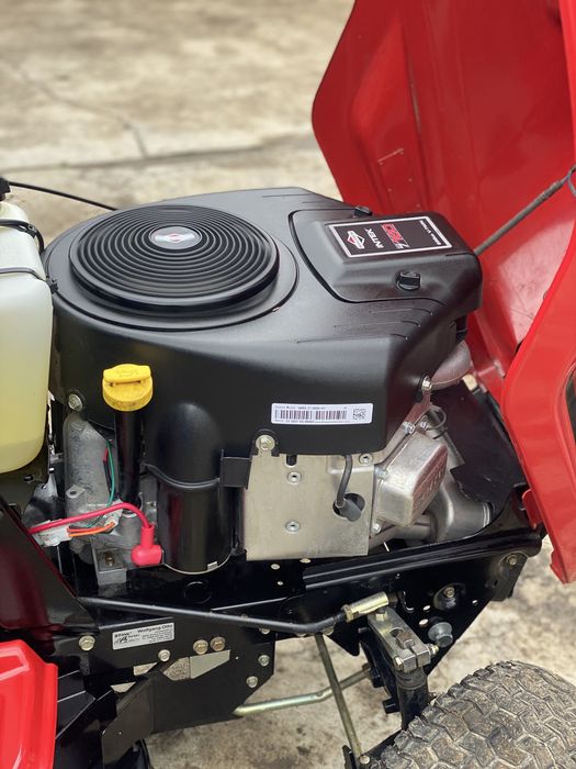 Vand tractoras/tractor gazon MTD! 2 pistoane V2 ! 656 cc