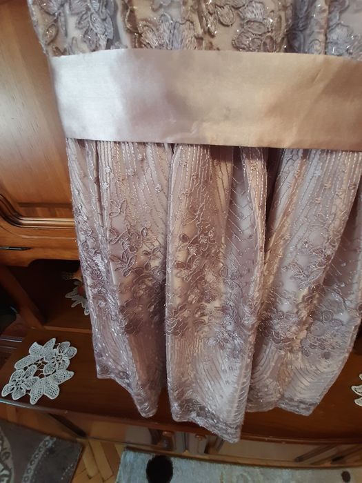 Rochie eleganta roz