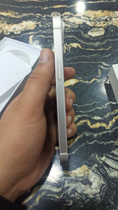 Iphone 14 silver idealniy