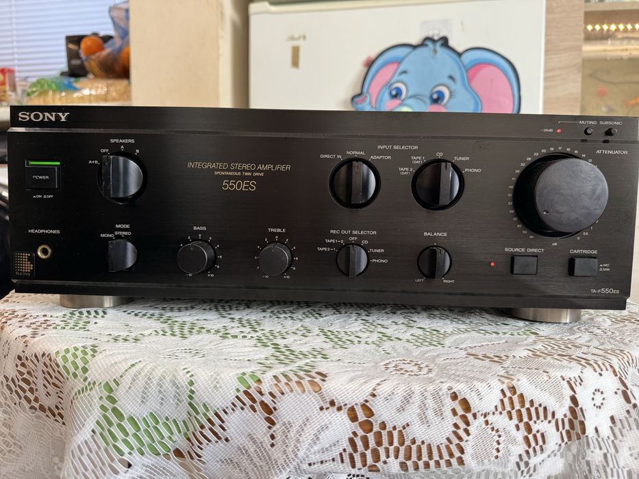 Sony TA-F550ES Качествен стерео усилвател