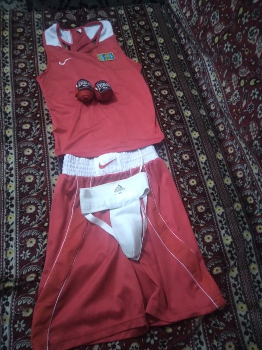 Боксёрский форма  красный