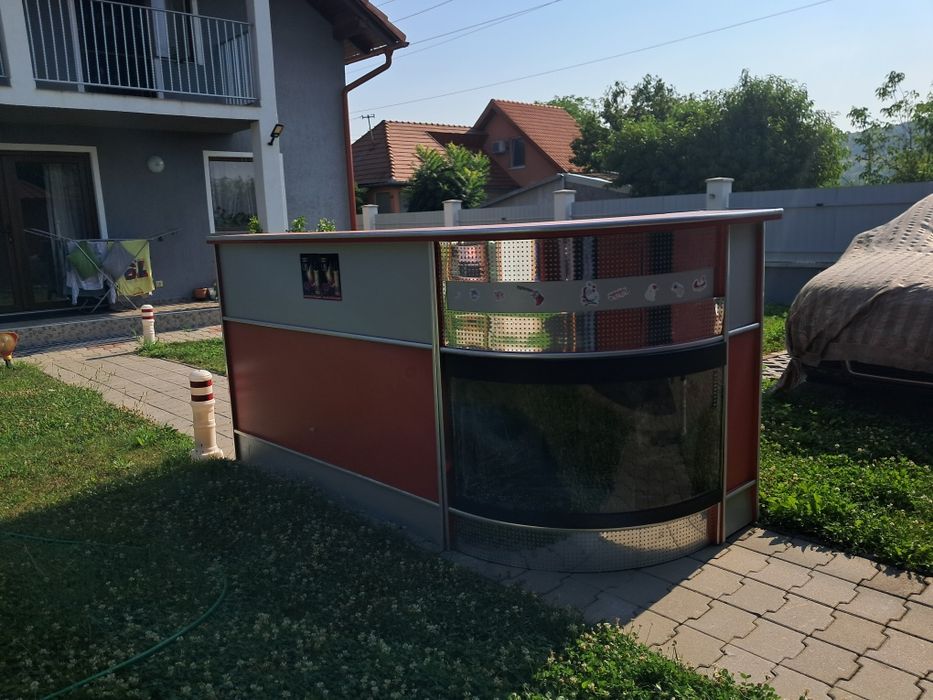 Mobilă de recepție cu acvariu incorporat