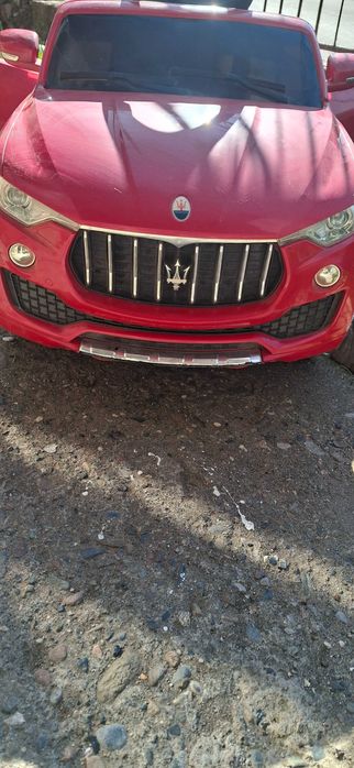 Детска електрическа кола