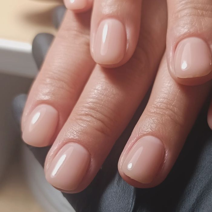 Мастер маникюра 4000тг