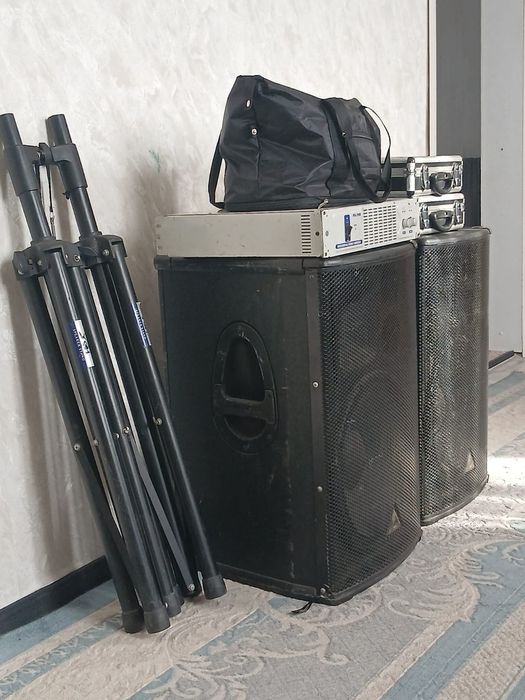 Муз аппаратура комплекте