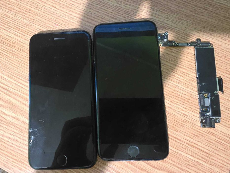 Vand iphone 7 pachet pentru piese