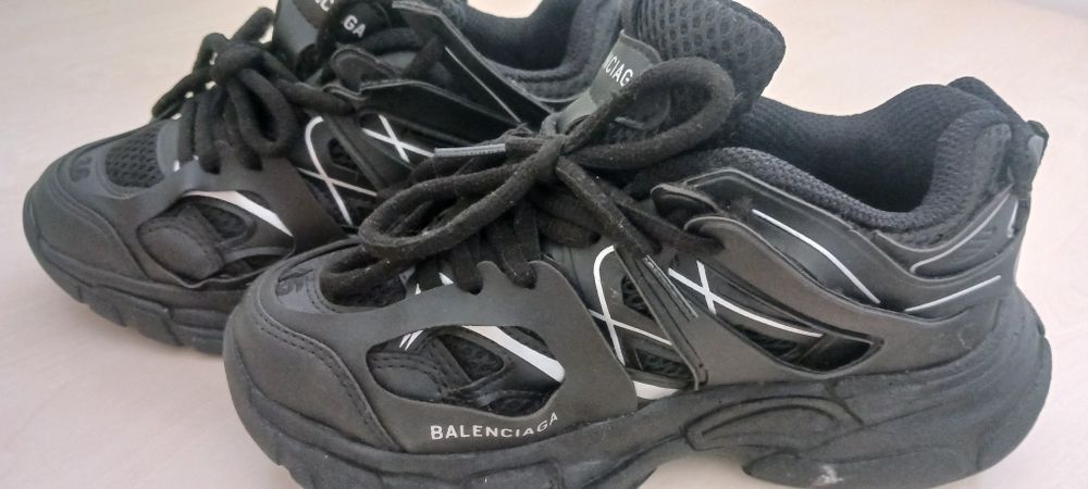 Маратонки Balenciaga  36 номер