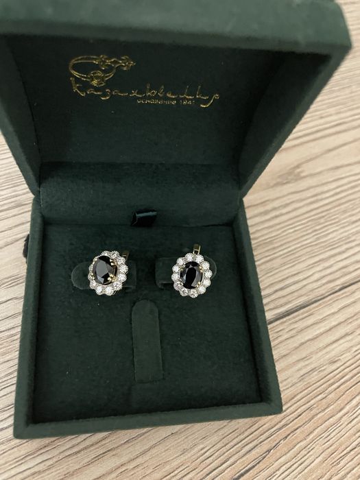 Продам  золотые серьги .