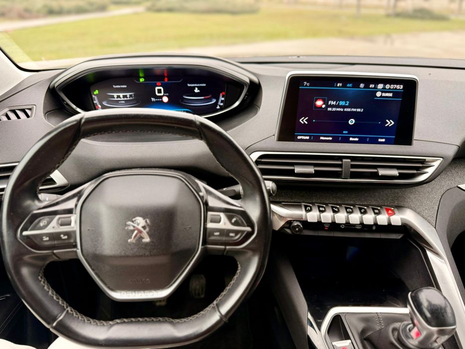 Peugeot 3008 Puretech 1.2, 130 CP, Allure, Manual