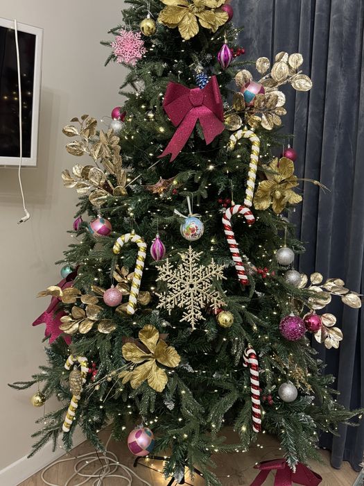 Елка 210 продам без игрушек