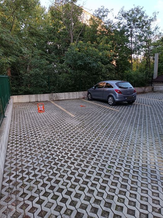 Дава се под наем Гараж / Паркомясто в Варна, Владислав Варненчик - 12 кв.м за 61.2 € - Снимка #1