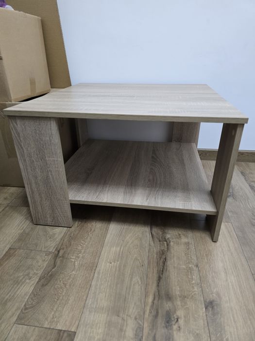 Măsuță în stare foarte bună.