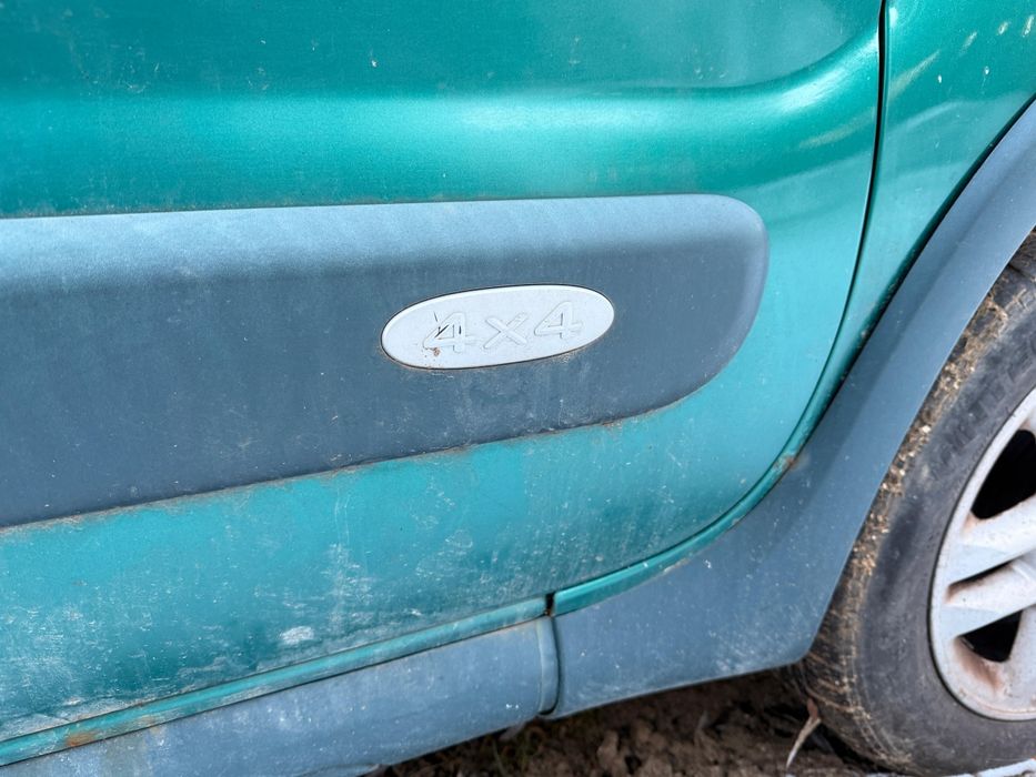 Vând Renault Kangoo pentru dezmembrare / piese