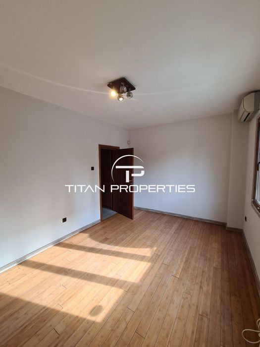 Продава се Тристаен апартамент в Пловдив, Кършияка - 80 кв.м за 1925 €/кв.м - Снимка #4
