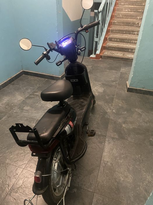 Электро скутер модель:sk8