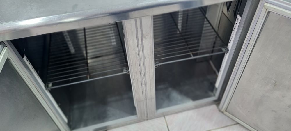 Холодильный стол Polair