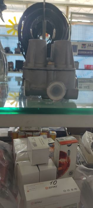 Кран тормозной HOWO