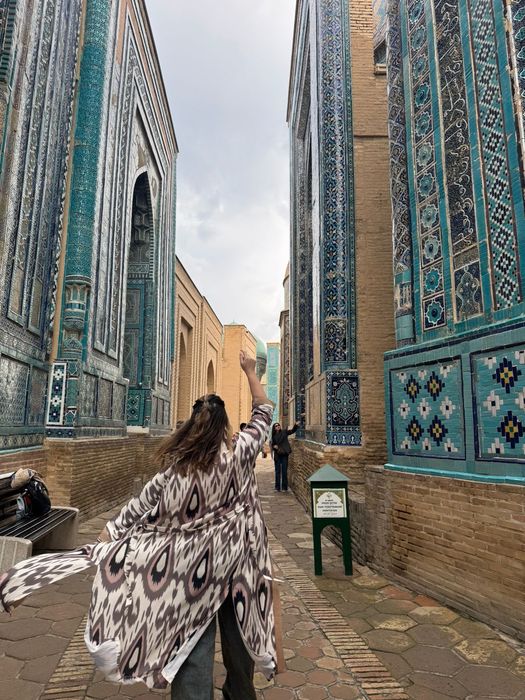 Гид Гульнора по Самарканду и Шахрисабз на машине Киа Сонет