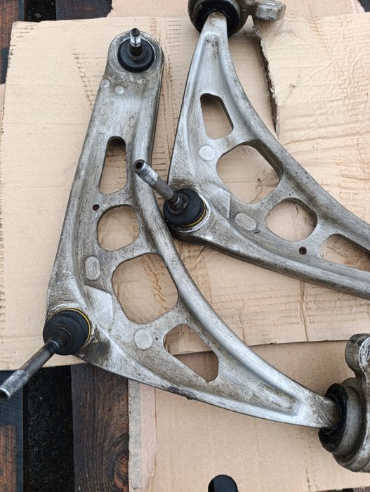 Предни носачи БМВ Е46 / BMW E46