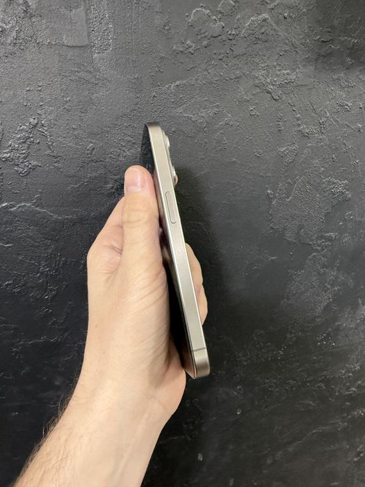 Продам iPhone 15 Pro 512GB