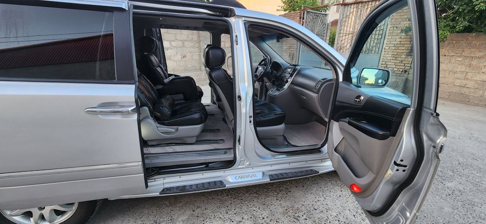 Kia Carnival 2008 yil