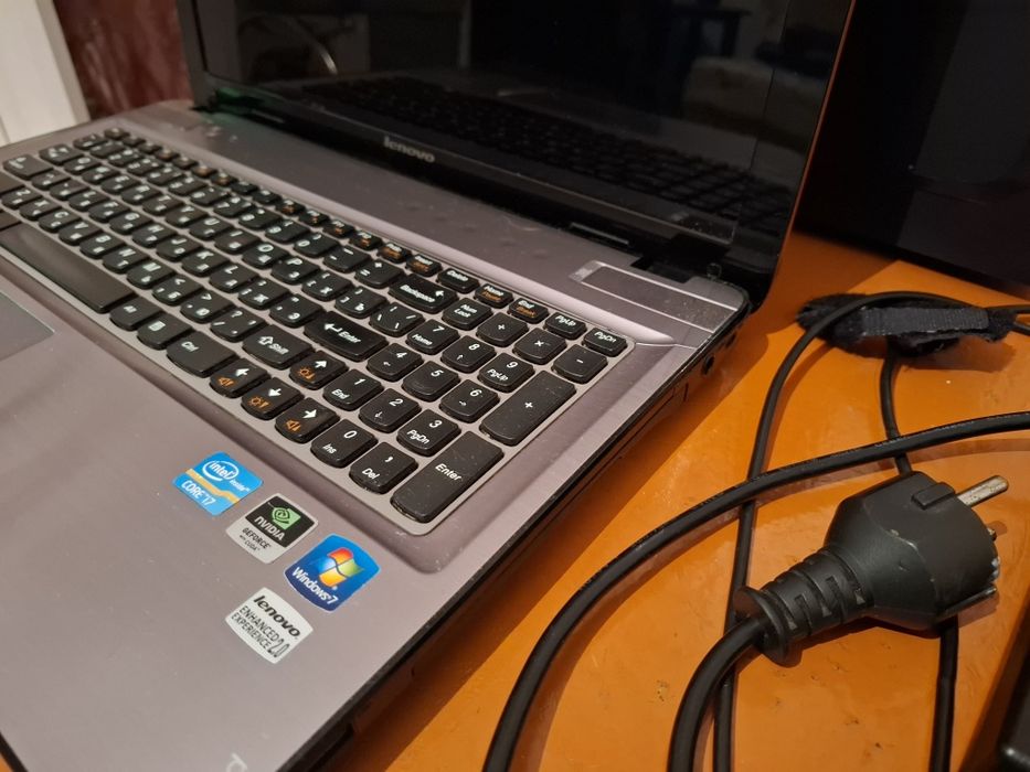 Ноутбук Lenovo Y570