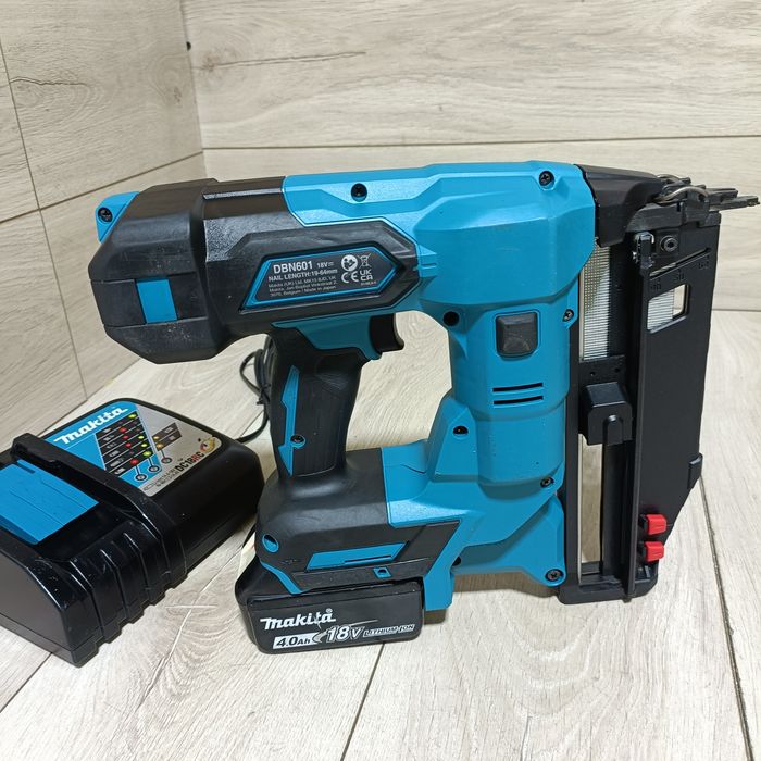 Pistol de cuie pentru lemn 19-64mm Makita DBN601 fabricatie 2025