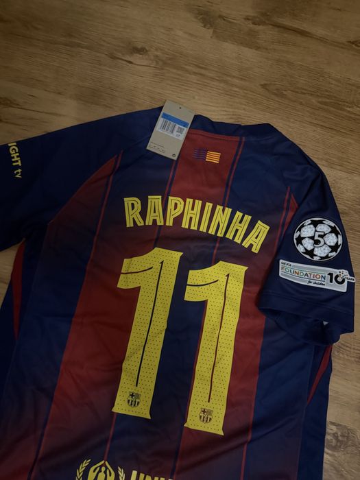 Tricou Raphinia
