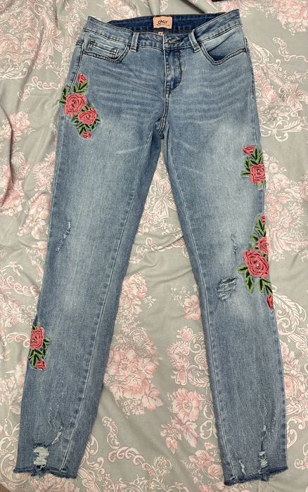 Уникални дънки с бродерия ONLY-размер 27