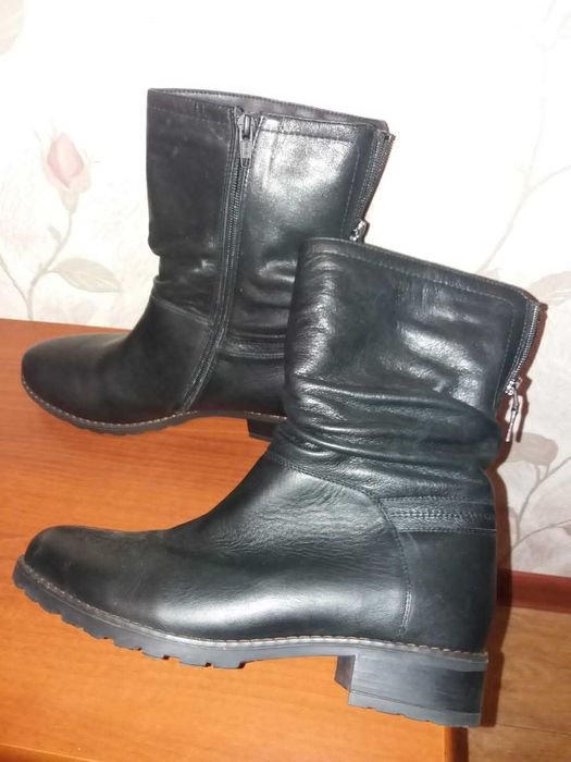 Продам женские сапоги