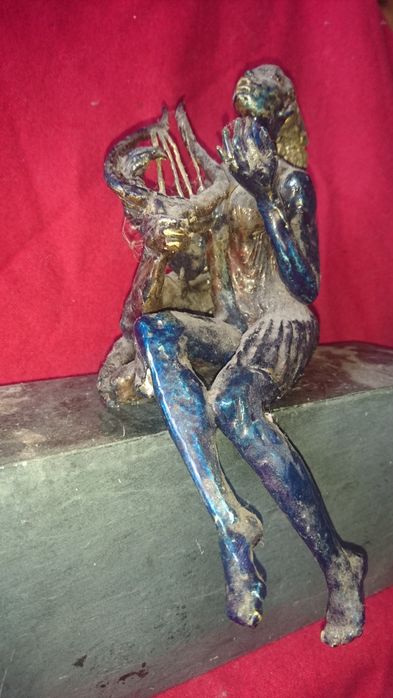 Скулптурна композиция от Социализма!