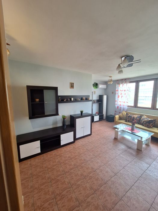 Дава се под наем Двустаен апартамент в София, Хладилника - 65 кв.м за 561 € - Снимка #1