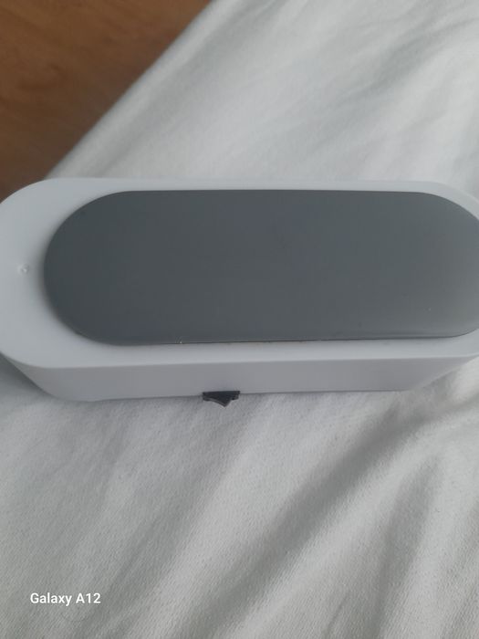 aparat de curățare cu ultrasuneteunete de dimensiuni mici (portabil/mini cuvă ultrasonică), alimentat de obicei cu baterii 35 lei