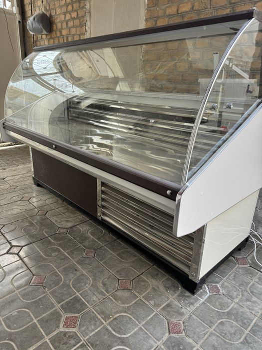 Витрина холодельник