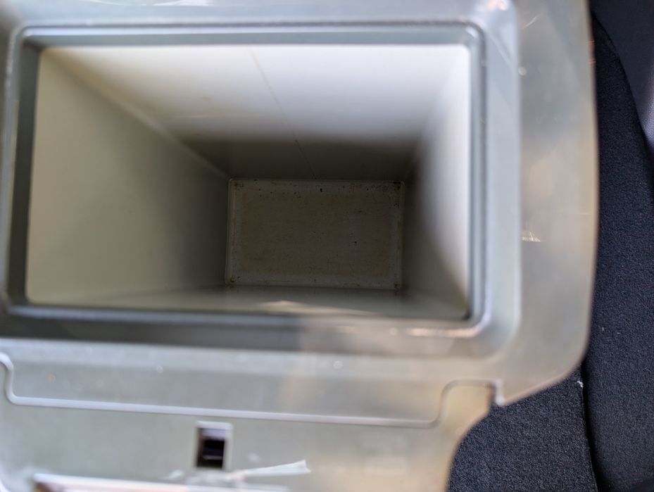 Продавам хладилна чанта