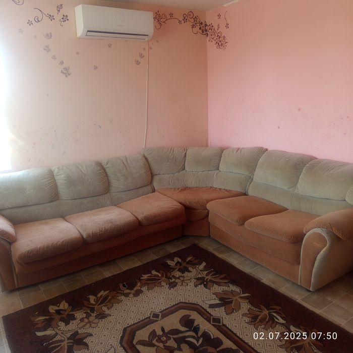 Продавам ъглов диван