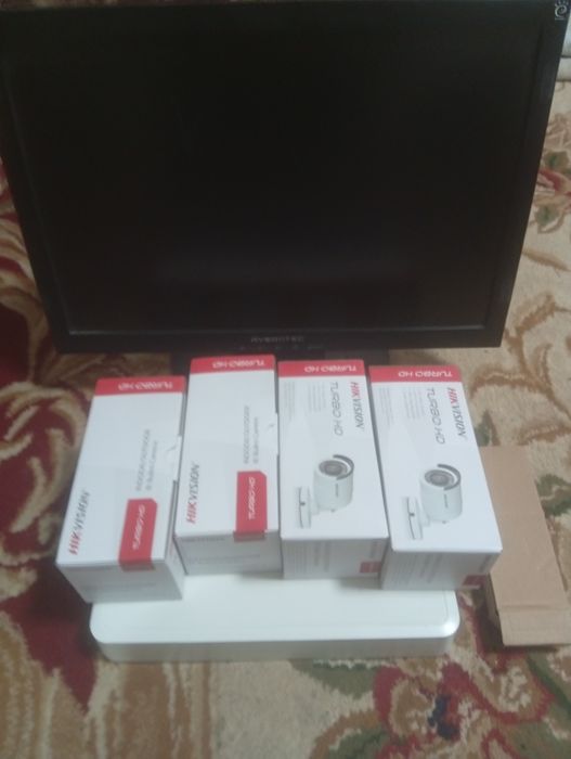Камера наблюдения 4 камеры комплект камеры видеонаблюдения Hikvision