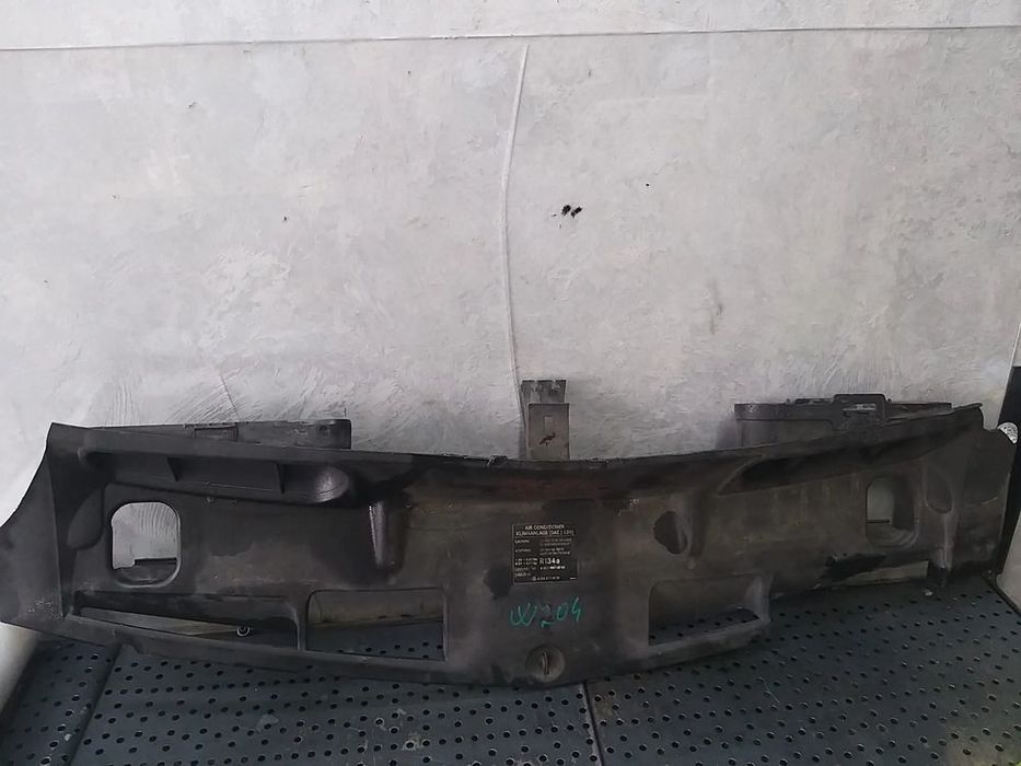 Deflector aer ornament mercedes c class w204 a2048174920