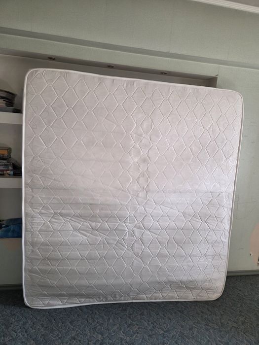Отдам Матрас бесплатно, самовывоз