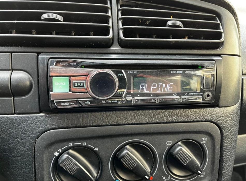 Radiocasetofon MP3 Alpine cde-190r