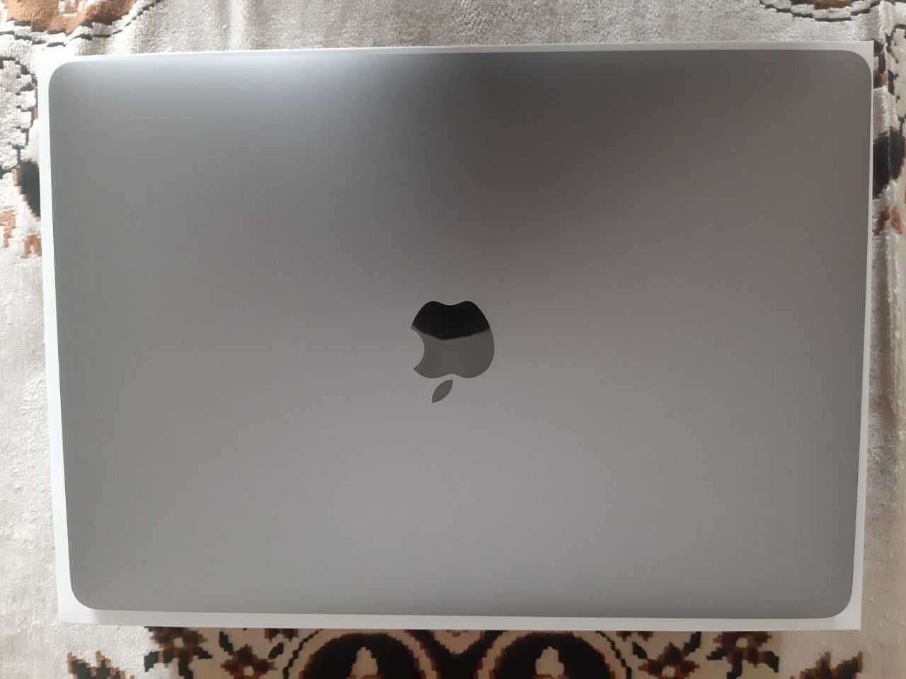 Macbook air 13 retina 2020