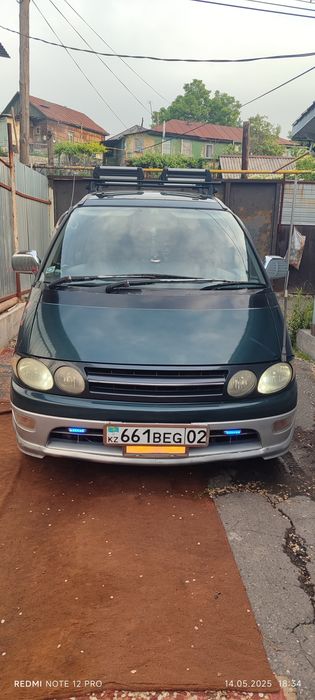 Тойота Эстима Люсида