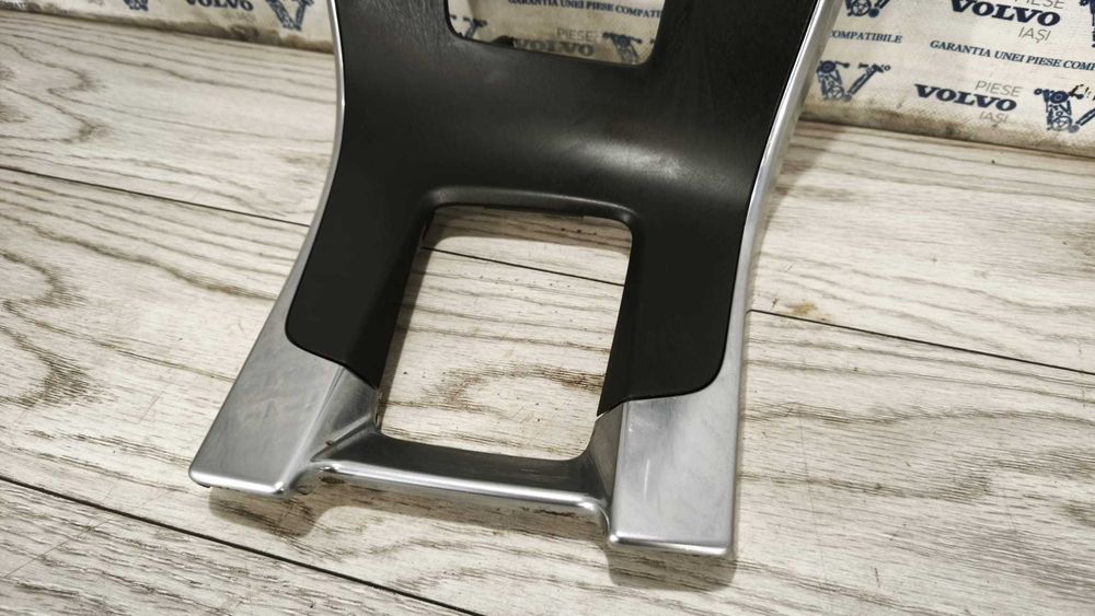 Consola centrala Rama cromata VOLAN STANGA VOLVO S60 V60 2010 - 2016