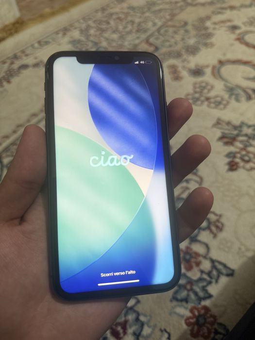 Продам айфон 11