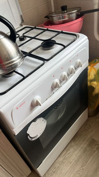 Срочно продаётся газовая плита.