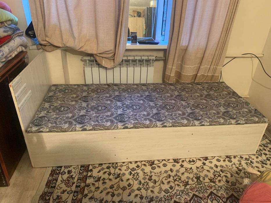 Диван бар срочно