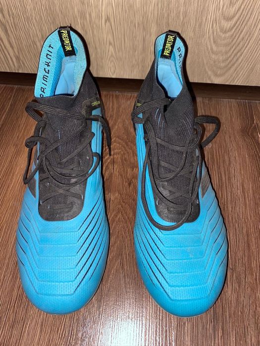 Ghete de fotbal adidas predator.