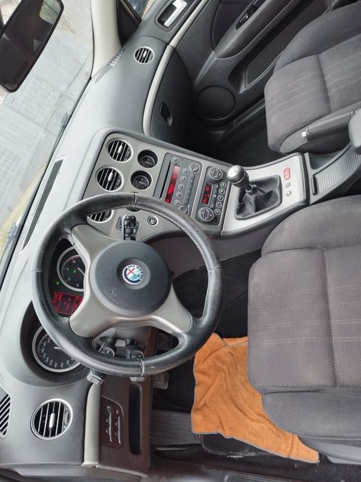 Vând Alfa Romeo 159 an fab 2009 19 jtdm preț 1650 euro neg