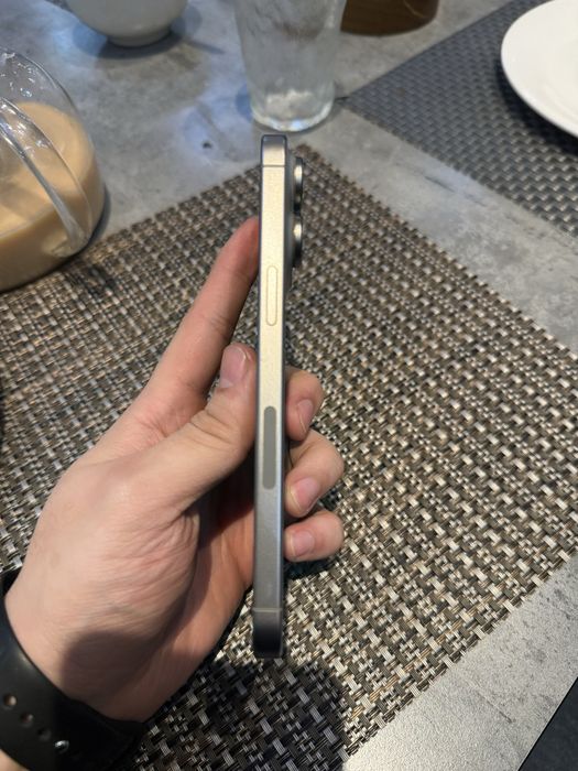 Продаю телефон 15 pro max