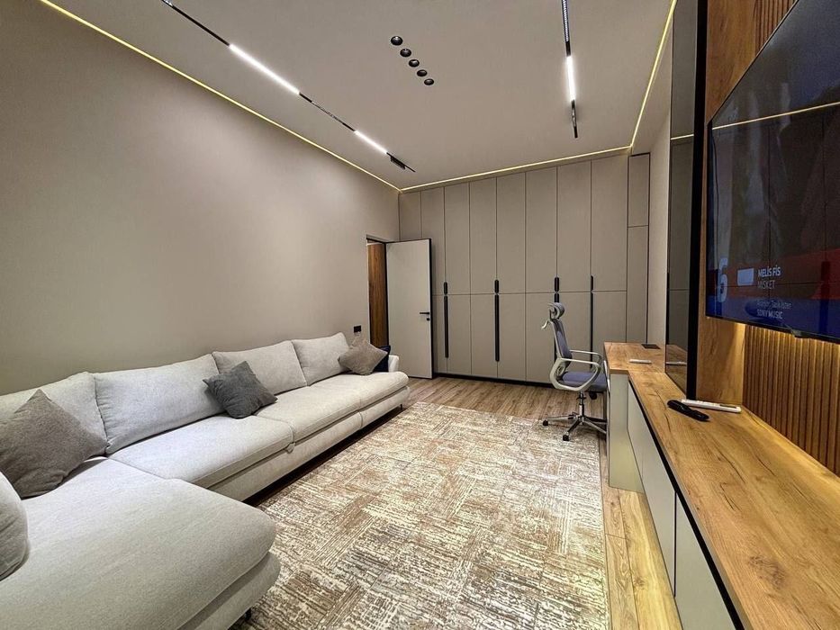 Сдам в Аренду! 2х комнат 78м2 квартира  Новостройка